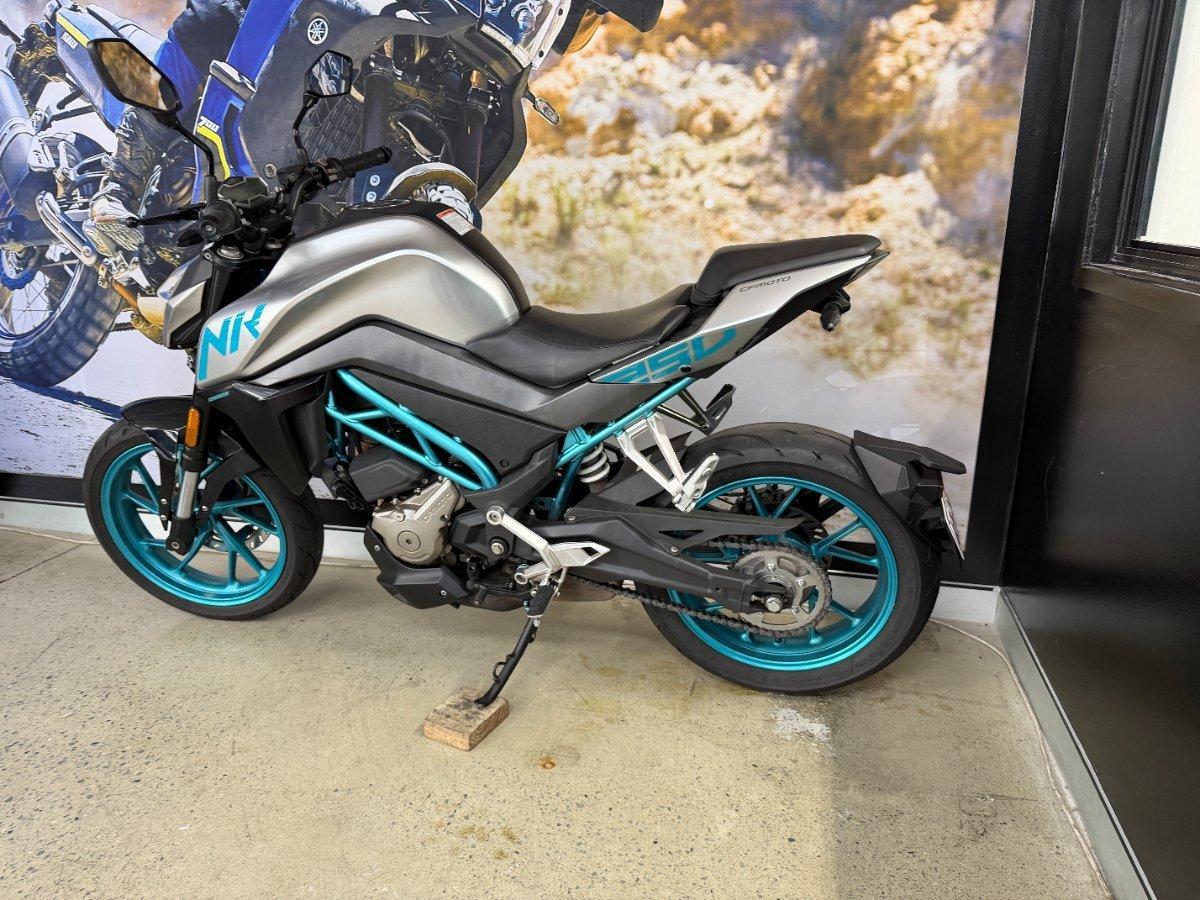 2021 CF MOTO 250 NK ROAD