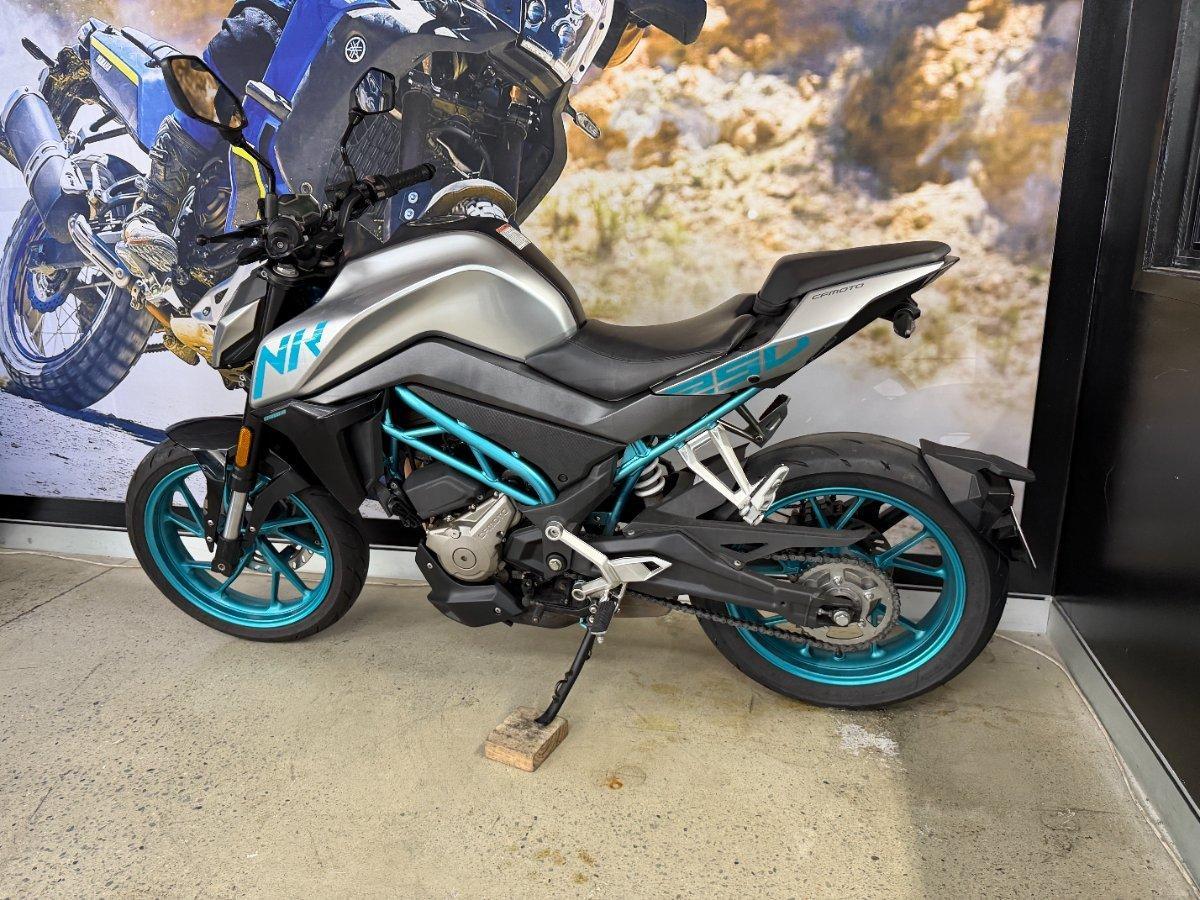 2021 CF MOTO 250 NK ROAD