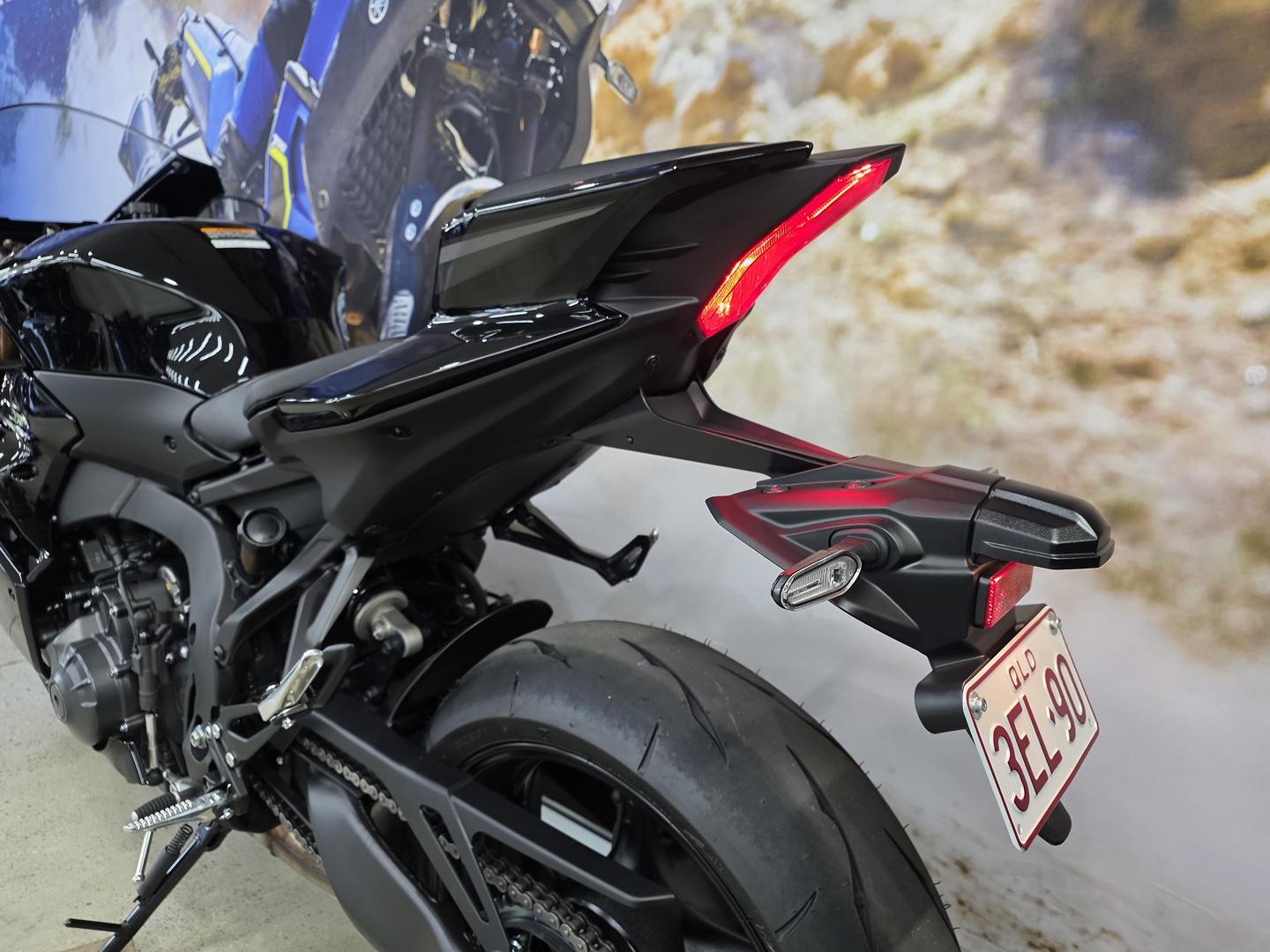 2026 YAMAHA YZF-R9 SPORTS
