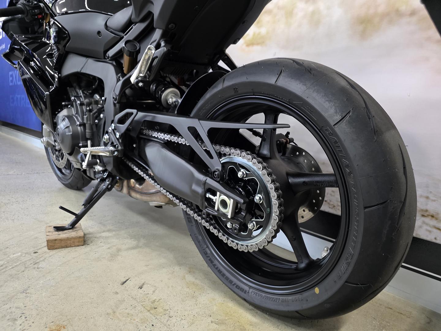 2026 YAMAHA YZF-R9 SPORTS
