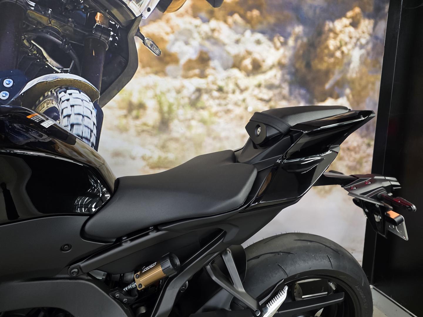 2026 YAMAHA YZF-R9 SPORTS