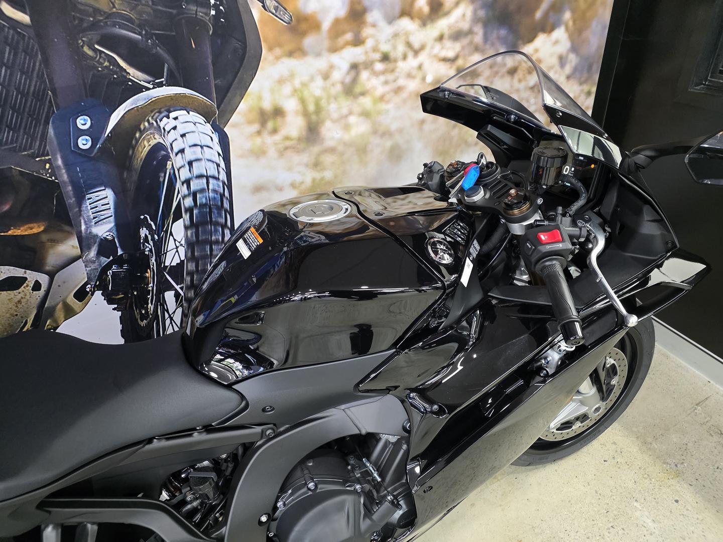 2026 YAMAHA YZF-R9 SPORTS