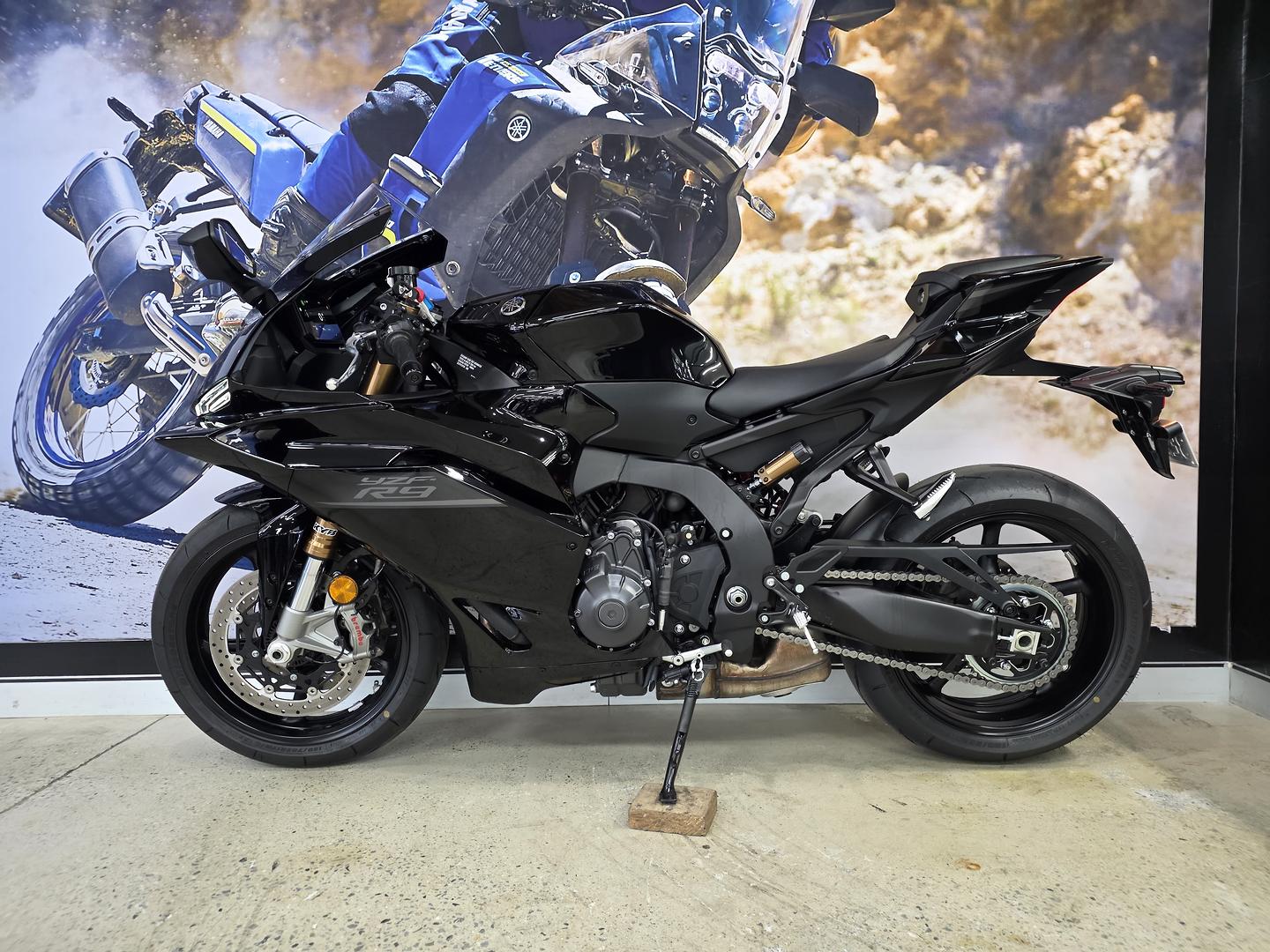 2026 YAMAHA YZF-R9 SPORTS