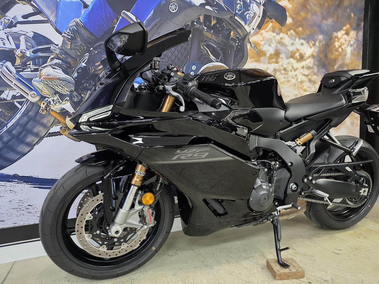 2026 YAMAHA YZF-R9 SPORTS
