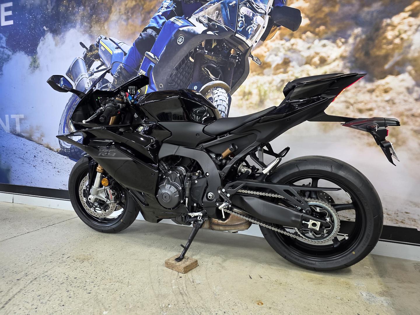 2026 YAMAHA YZF-R9 SPORTS