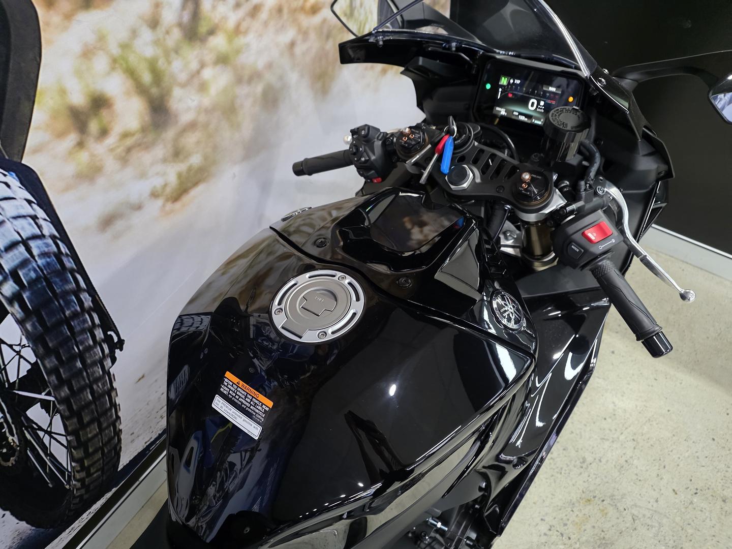 2026 YAMAHA YZF-R9 SPORTS