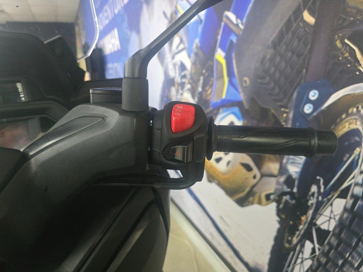 2023 YAMAHA XMAX 300 (CZD300A) SCOOTER