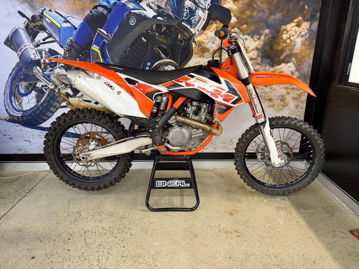 2015 KTM 450 SX-F MOTOCROSS