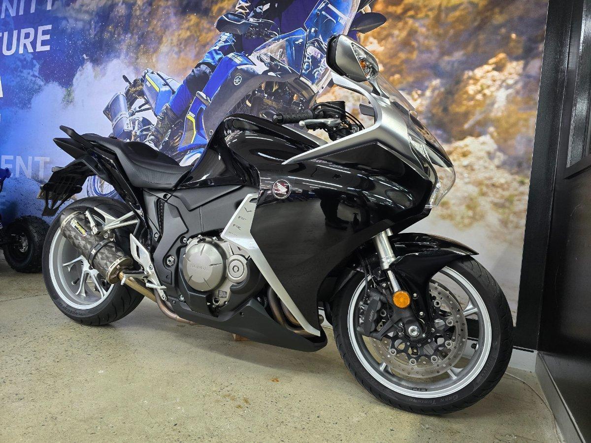 2017 HONDA VFR1200F (ABS) ROAD