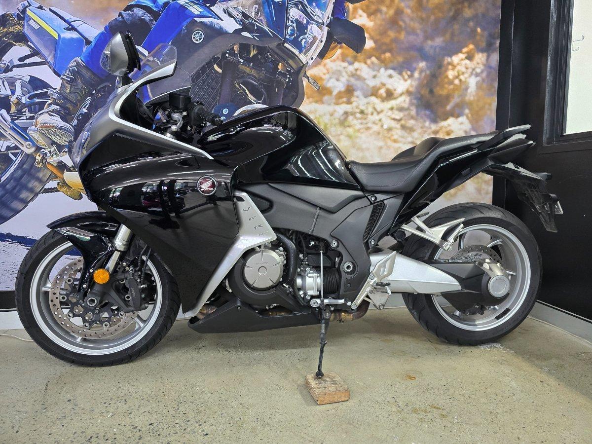 2017 HONDA VFR1200F (ABS) ROAD
