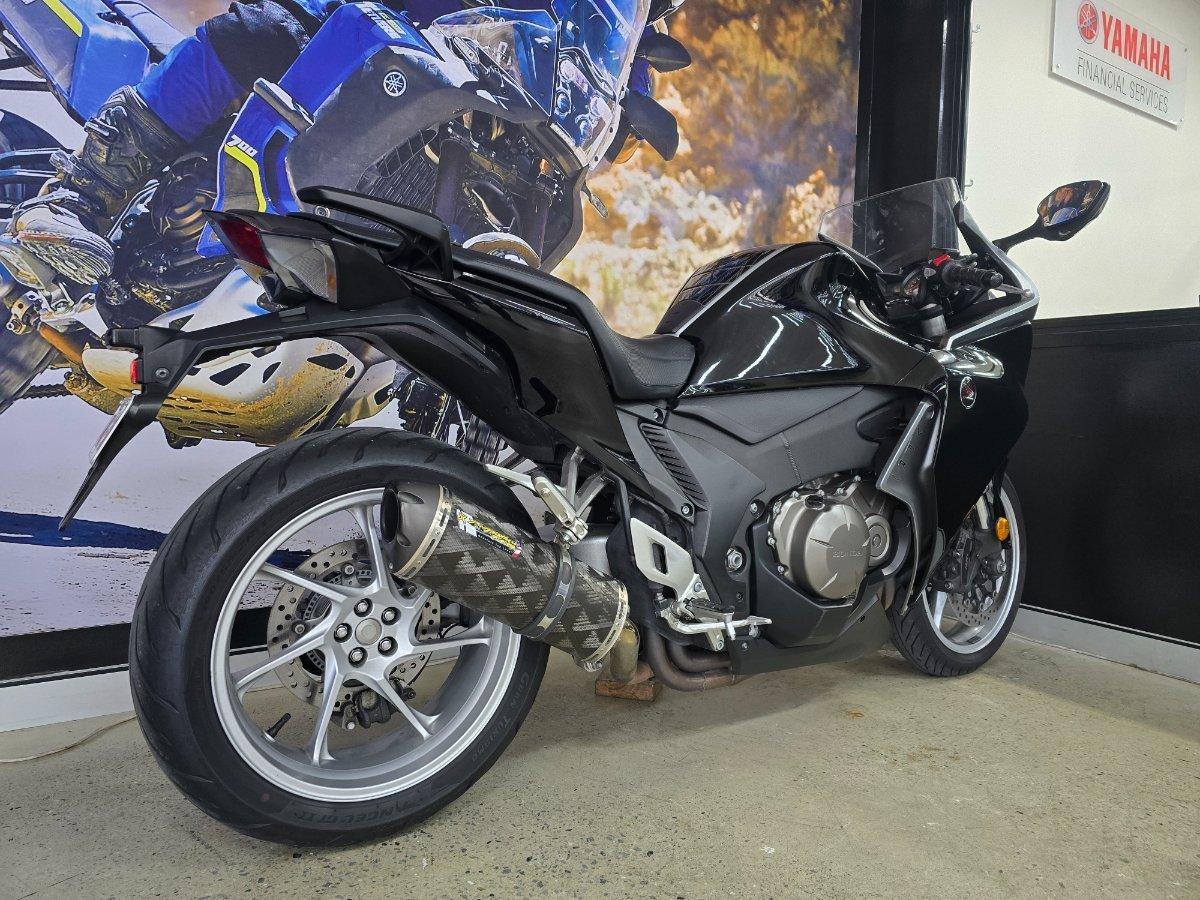2017 HONDA VFR1200F (ABS) ROAD