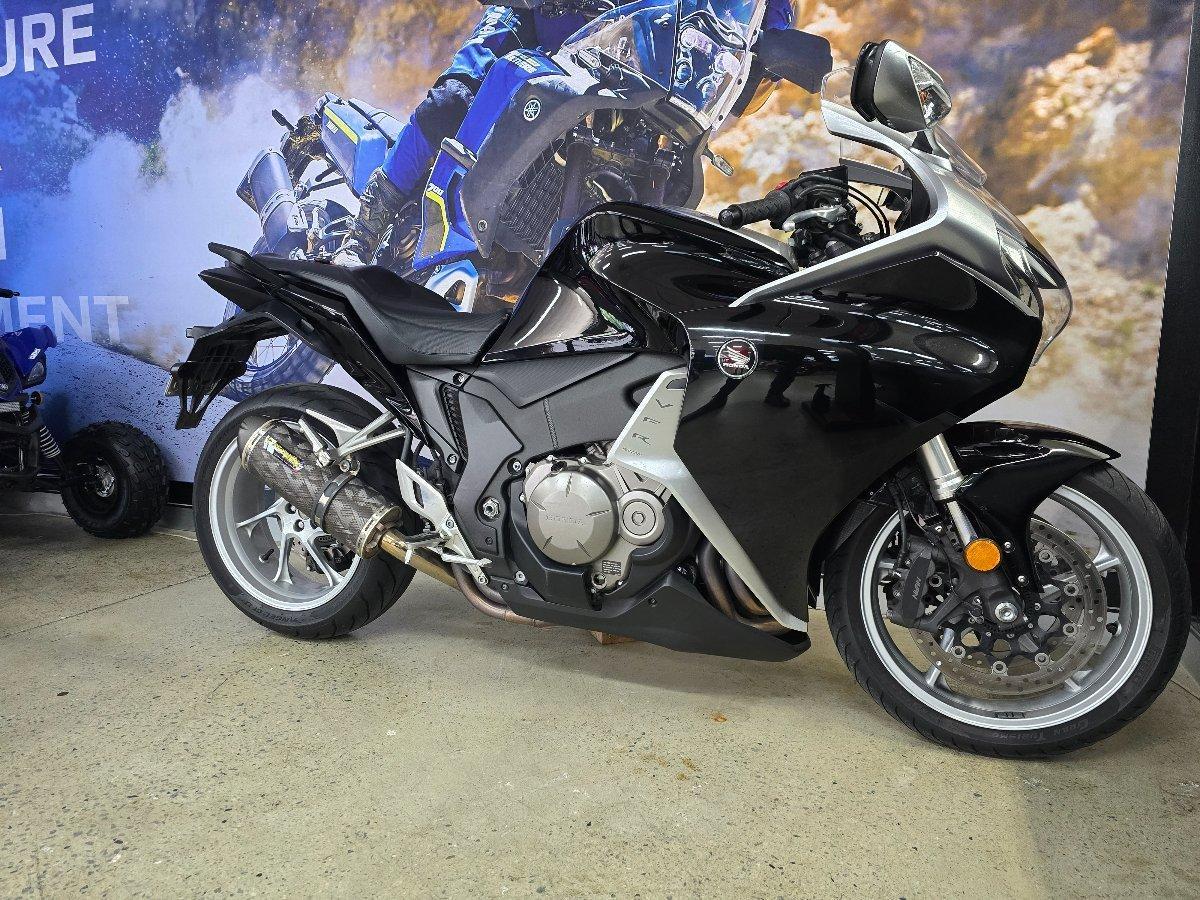 2017 HONDA VFR1200F (ABS) ROAD