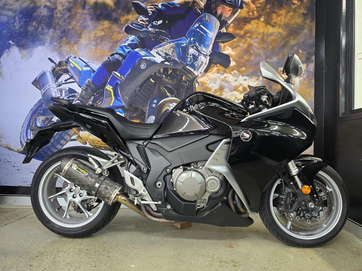 2017 HONDA VFR1200F (ABS) ROAD