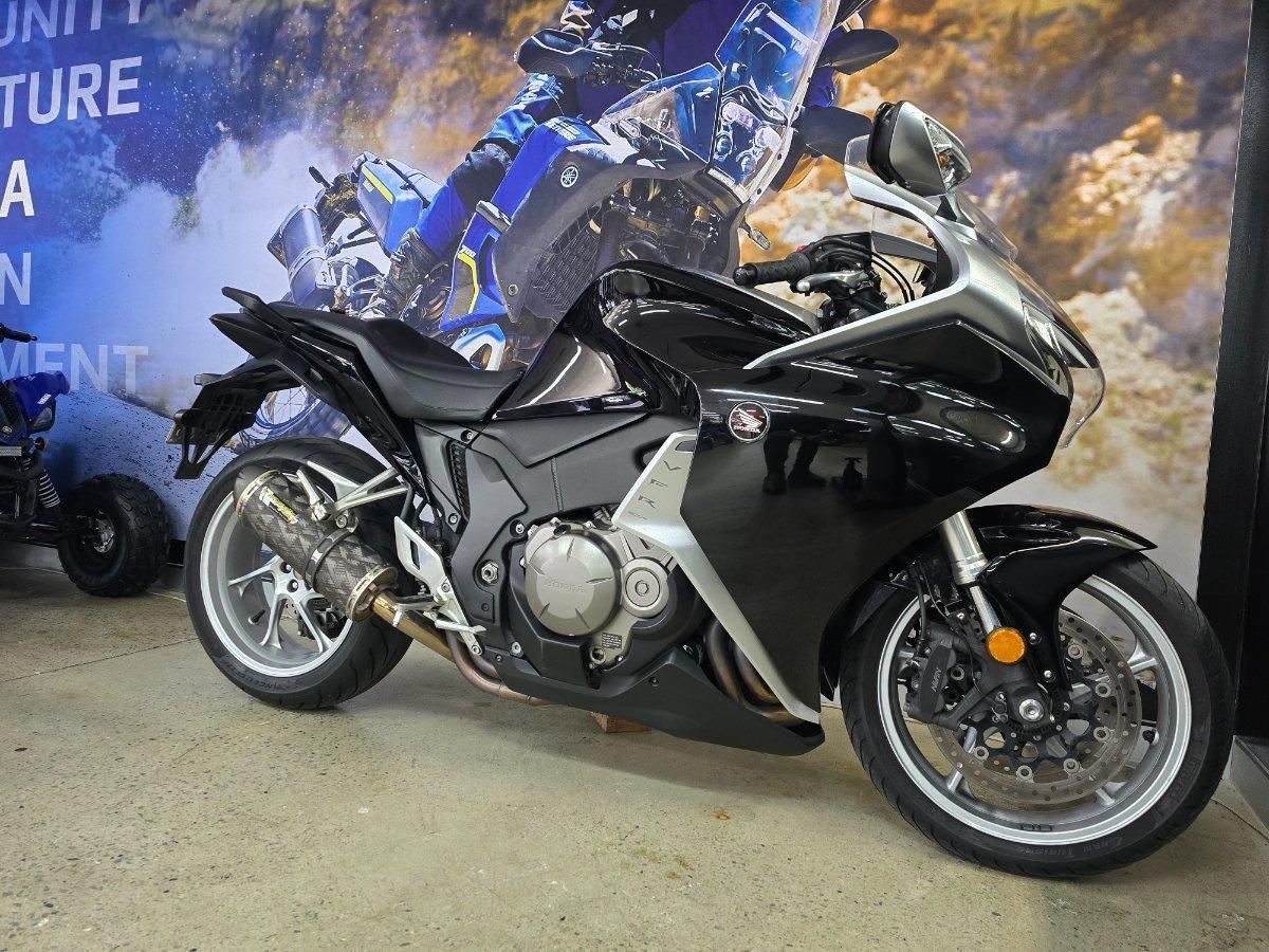 2017 HONDA VFR1200F (ABS) ROAD
