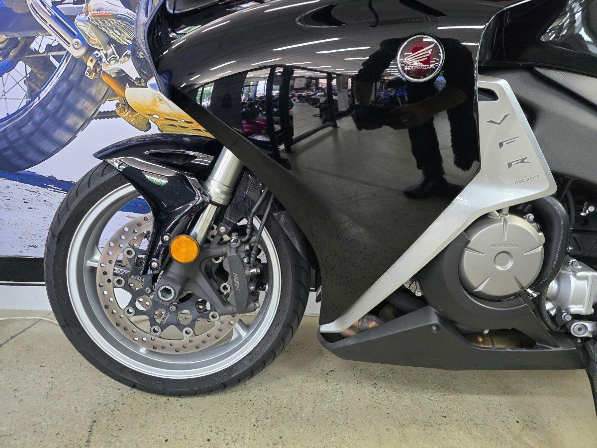 2017 HONDA VFR1200F (ABS) ROAD