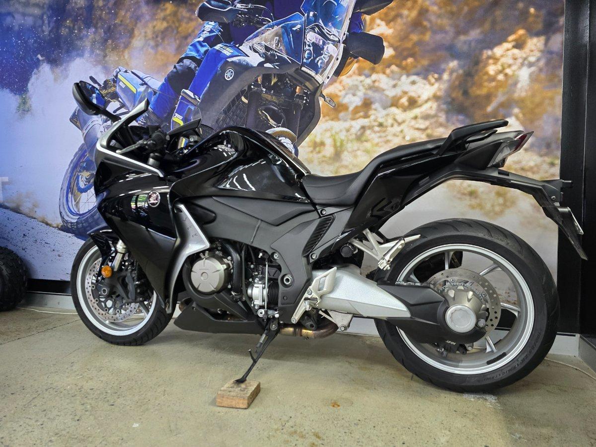 2017 HONDA VFR1200F (ABS) ROAD