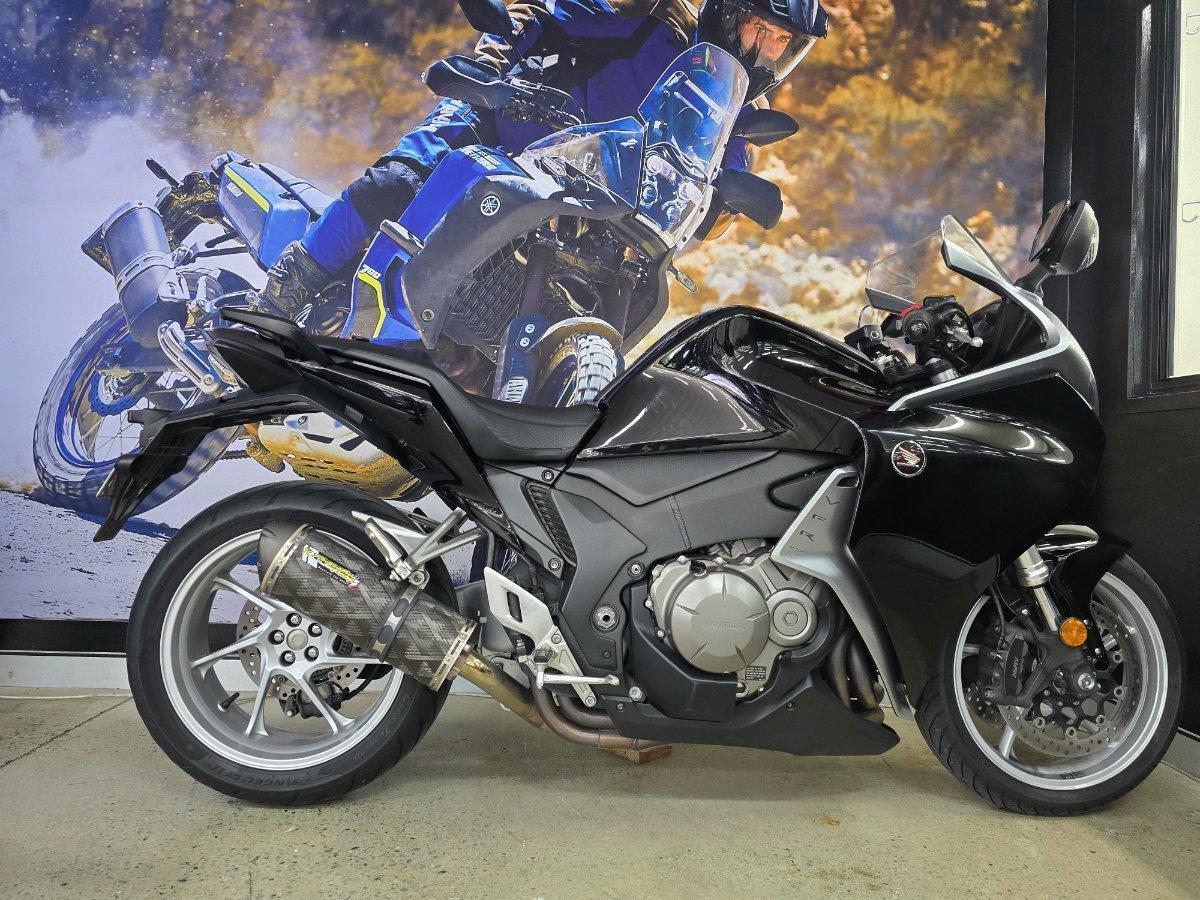 2017 HONDA VFR1200F (ABS) ROAD