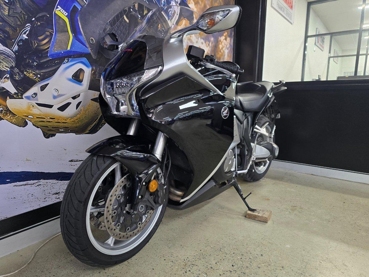 2017 HONDA VFR1200F (ABS) ROAD