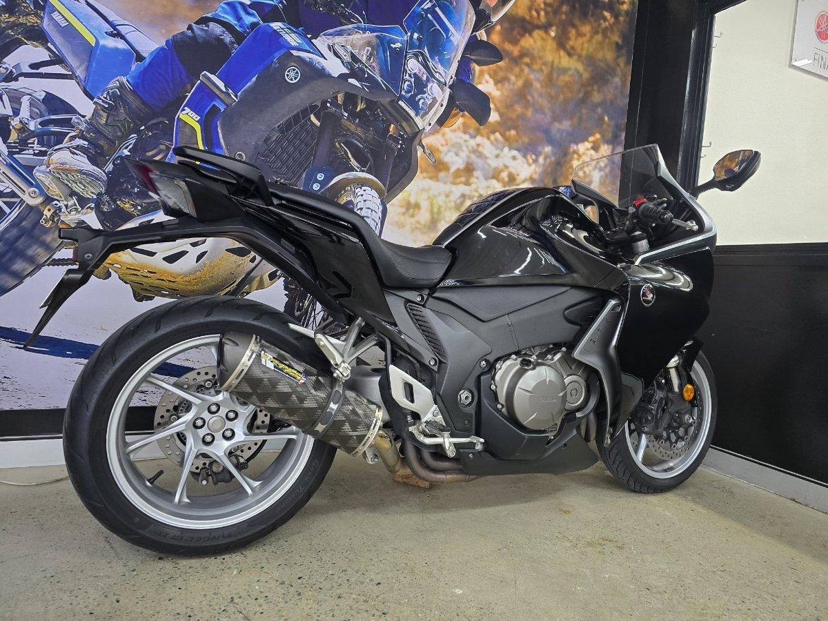 2017 HONDA VFR1200F (ABS) ROAD