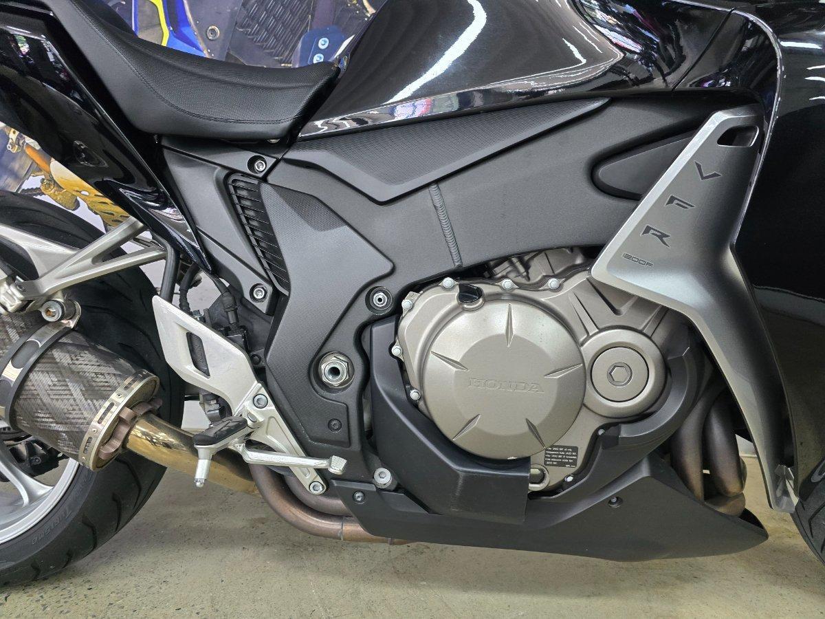 2017 HONDA VFR1200F (ABS) ROAD