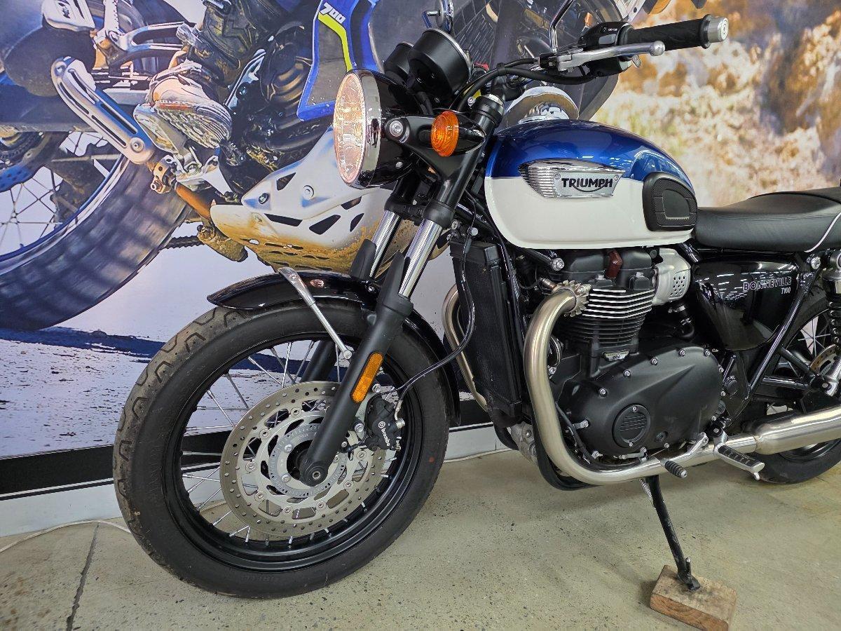 2022 TRIUMPH BONNEVILLE T100 ROAD