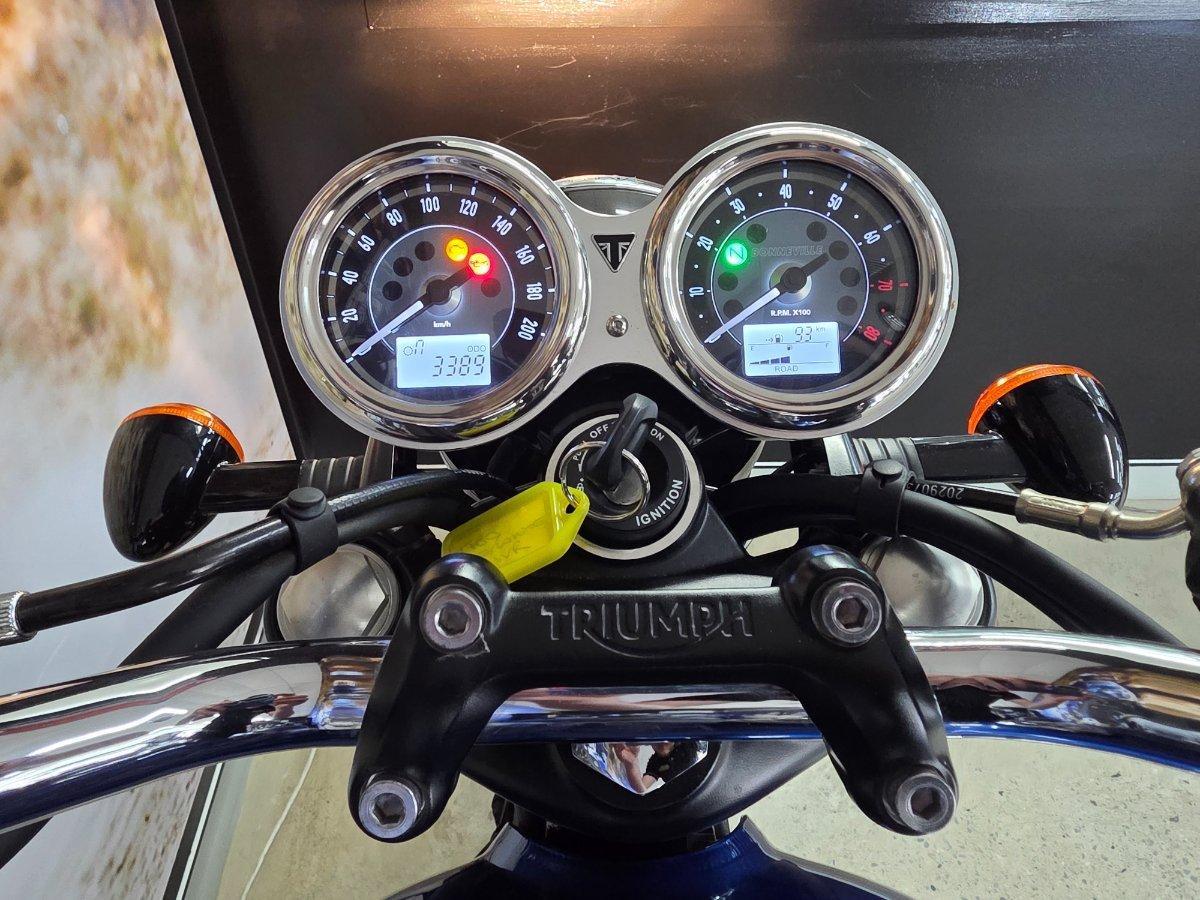 2022 TRIUMPH BONNEVILLE T100 ROAD