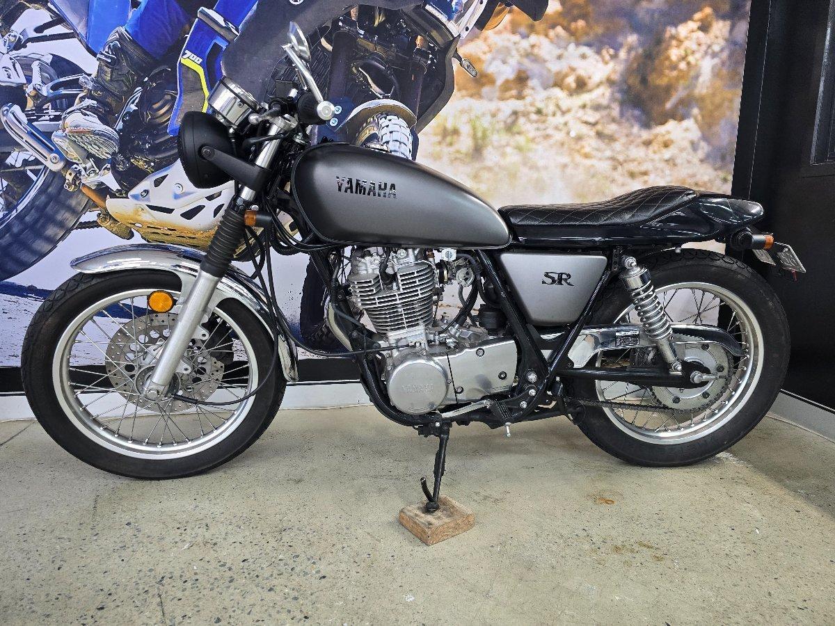 2014 YAMAHA SR400 ROAD