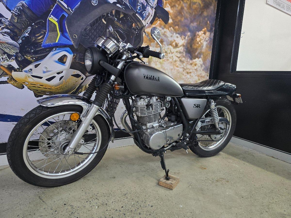 2014 YAMAHA SR400 ROAD