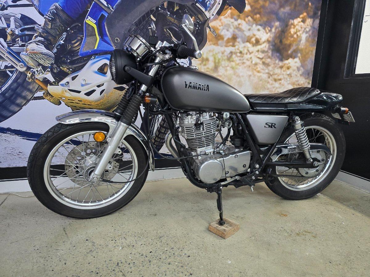 2014 YAMAHA SR400 ROAD