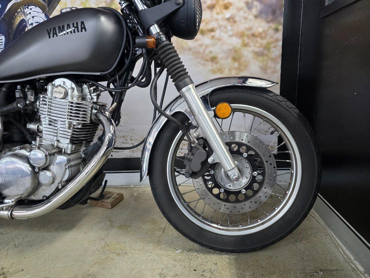 2014 YAMAHA SR400 ROAD