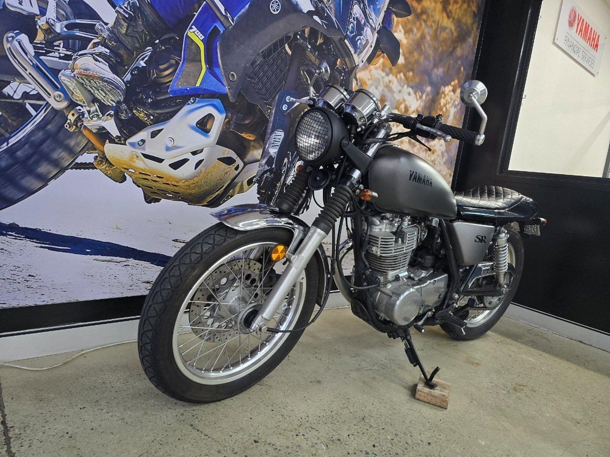2014 YAMAHA SR400 ROAD