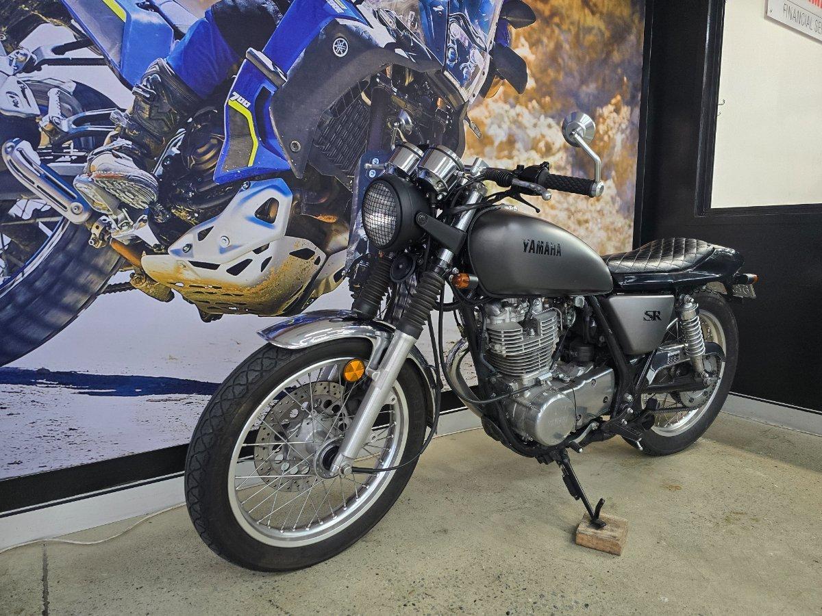 2014 YAMAHA SR400 ROAD