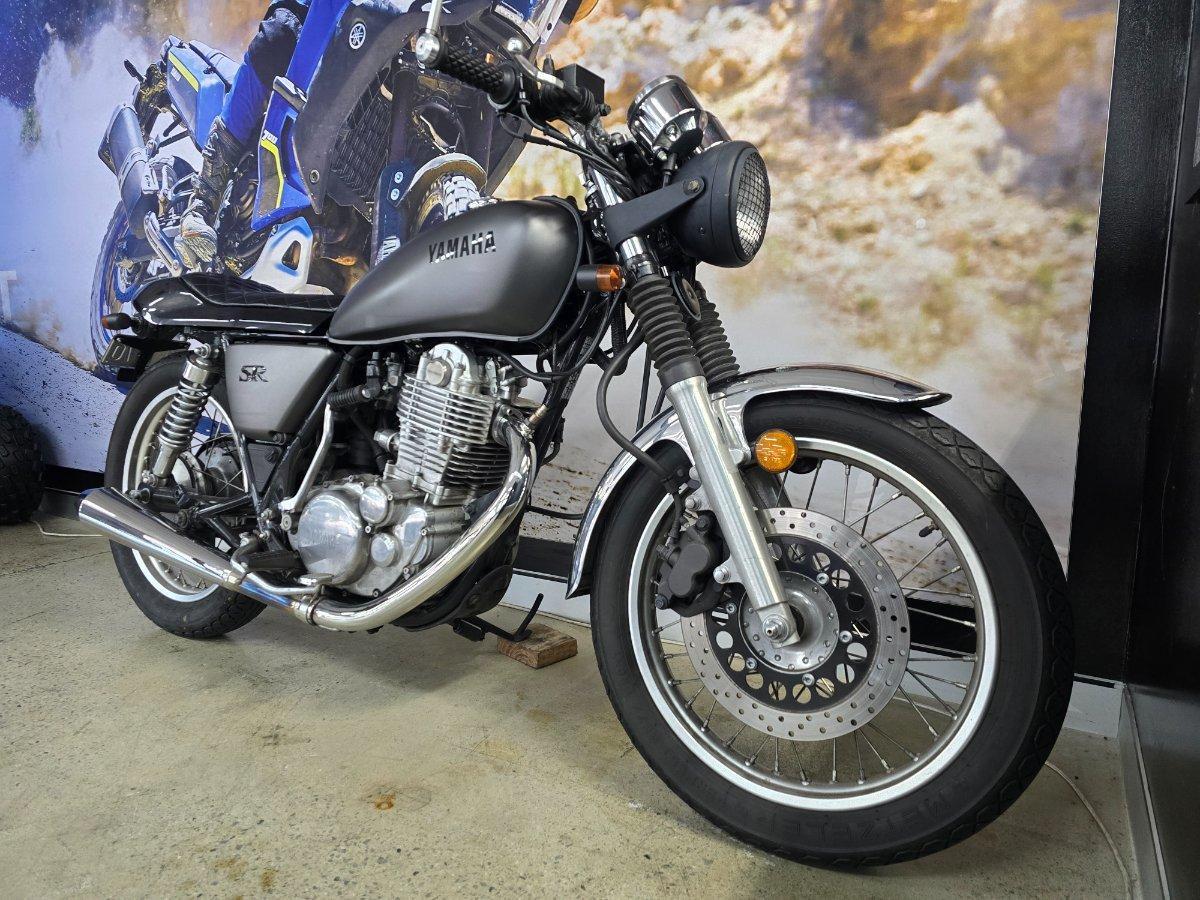 2014 YAMAHA SR400 ROAD