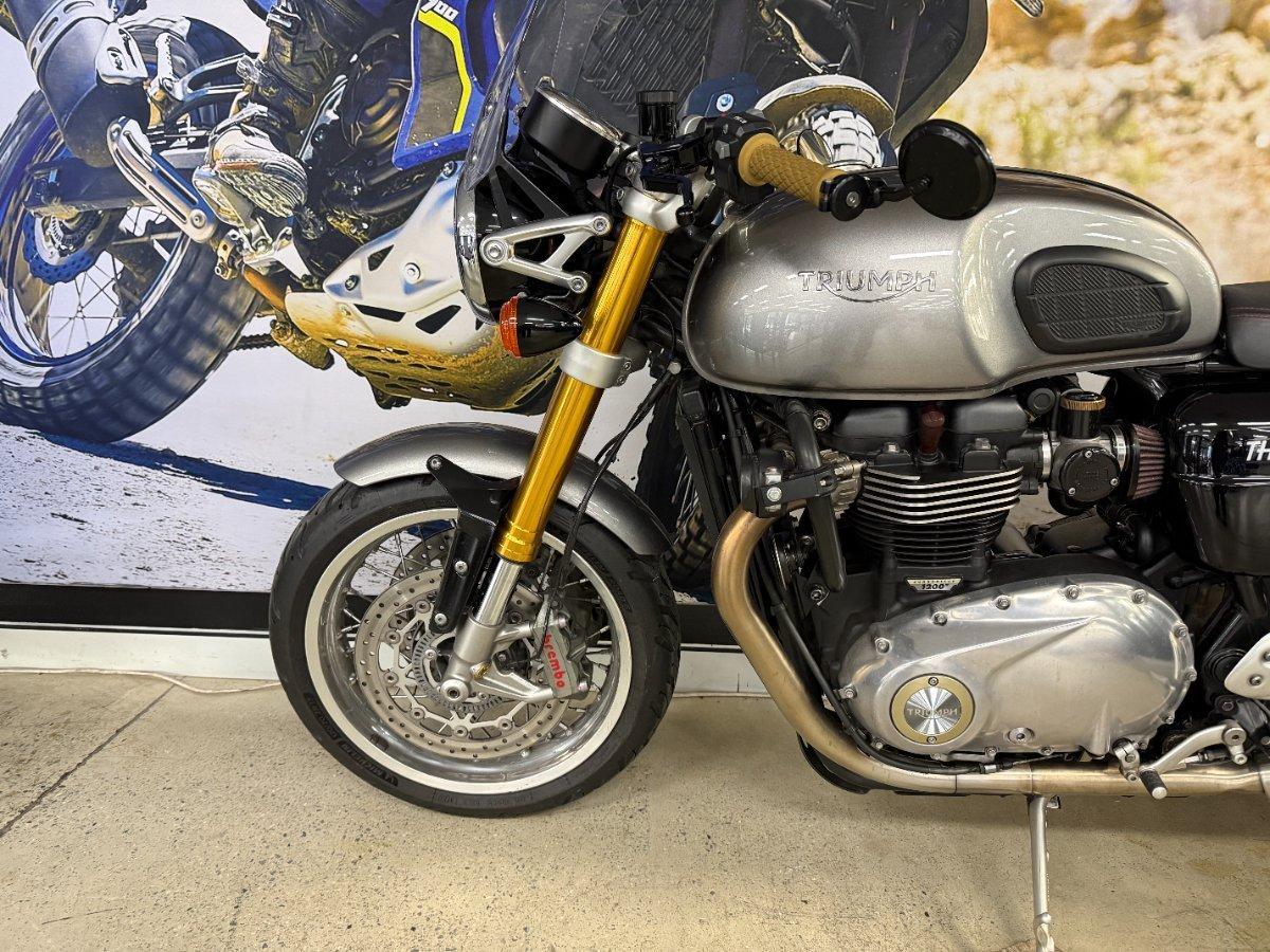 2017 TRIUMPH THRUXTON 1200 R ROAD