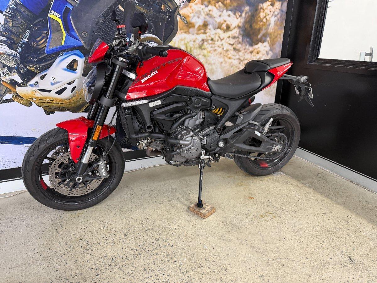 2022 DUCATI MONSTER+ 937 RED ROAD