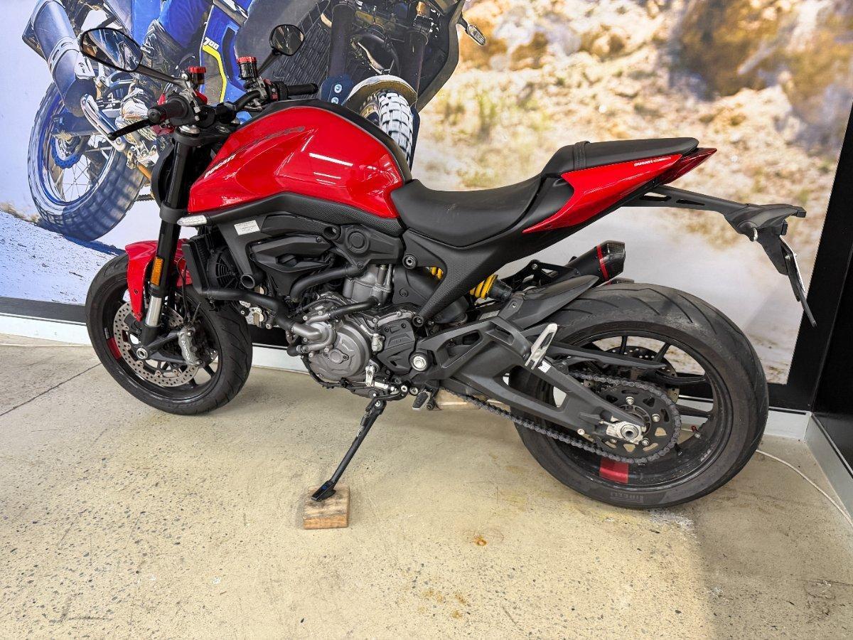 2022 DUCATI MONSTER+ 937 RED ROAD