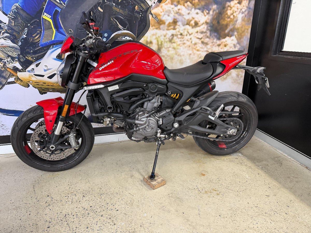 2022 DUCATI MONSTER+ 937 RED ROAD