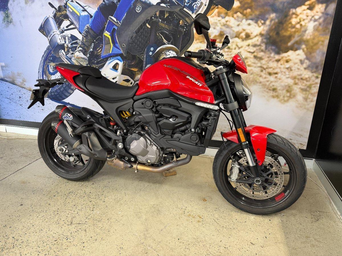 2022 DUCATI MONSTER+ 937 RED ROAD