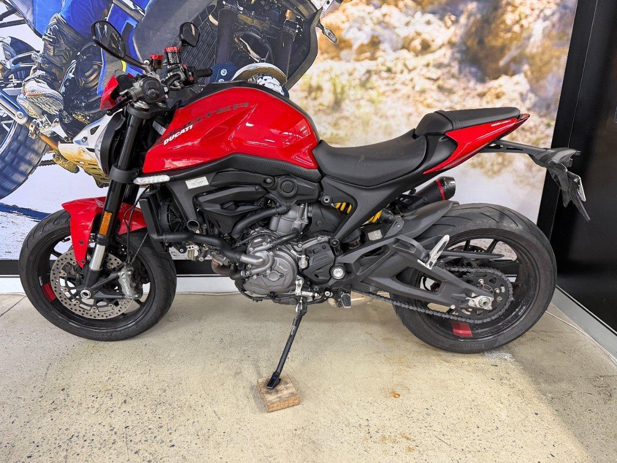 2022 DUCATI MONSTER+ 937 RED ROAD
