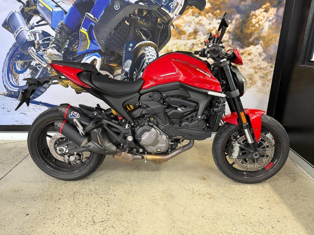 2022 DUCATI MONSTER+ 937 RED ROAD