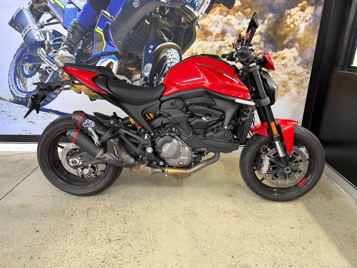 2022 DUCATI MONSTER+ 937 RED ROAD