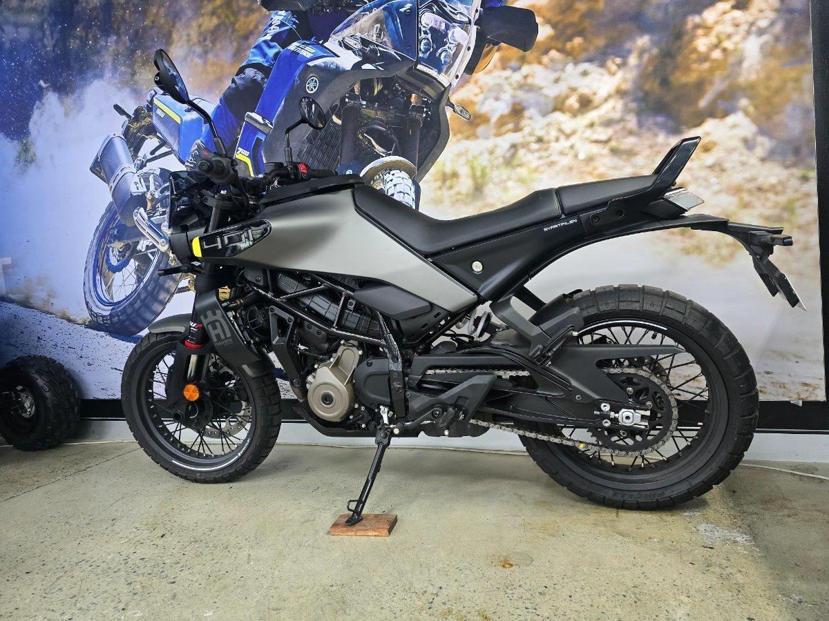 2025 HUSQVARNA SVARTPILEN 401 ROAD