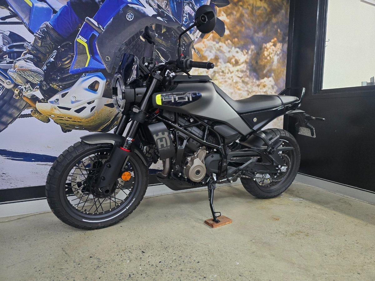 2025 HUSQVARNA SVARTPILEN 401 ROAD
