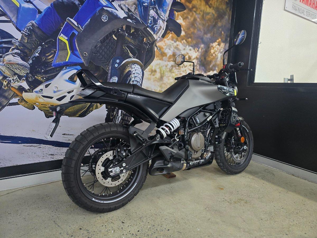 2025 HUSQVARNA SVARTPILEN 401 ROAD