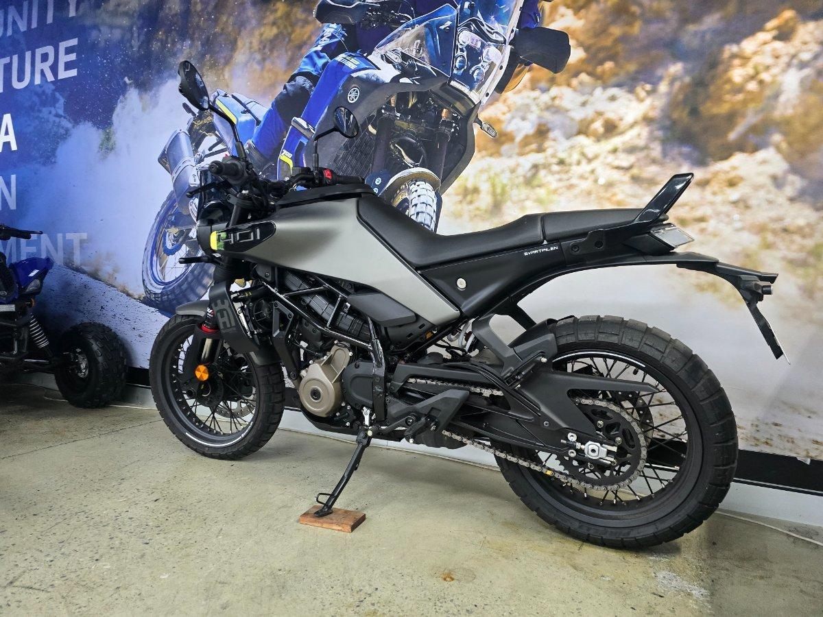 2025 HUSQVARNA SVARTPILEN 401 ROAD