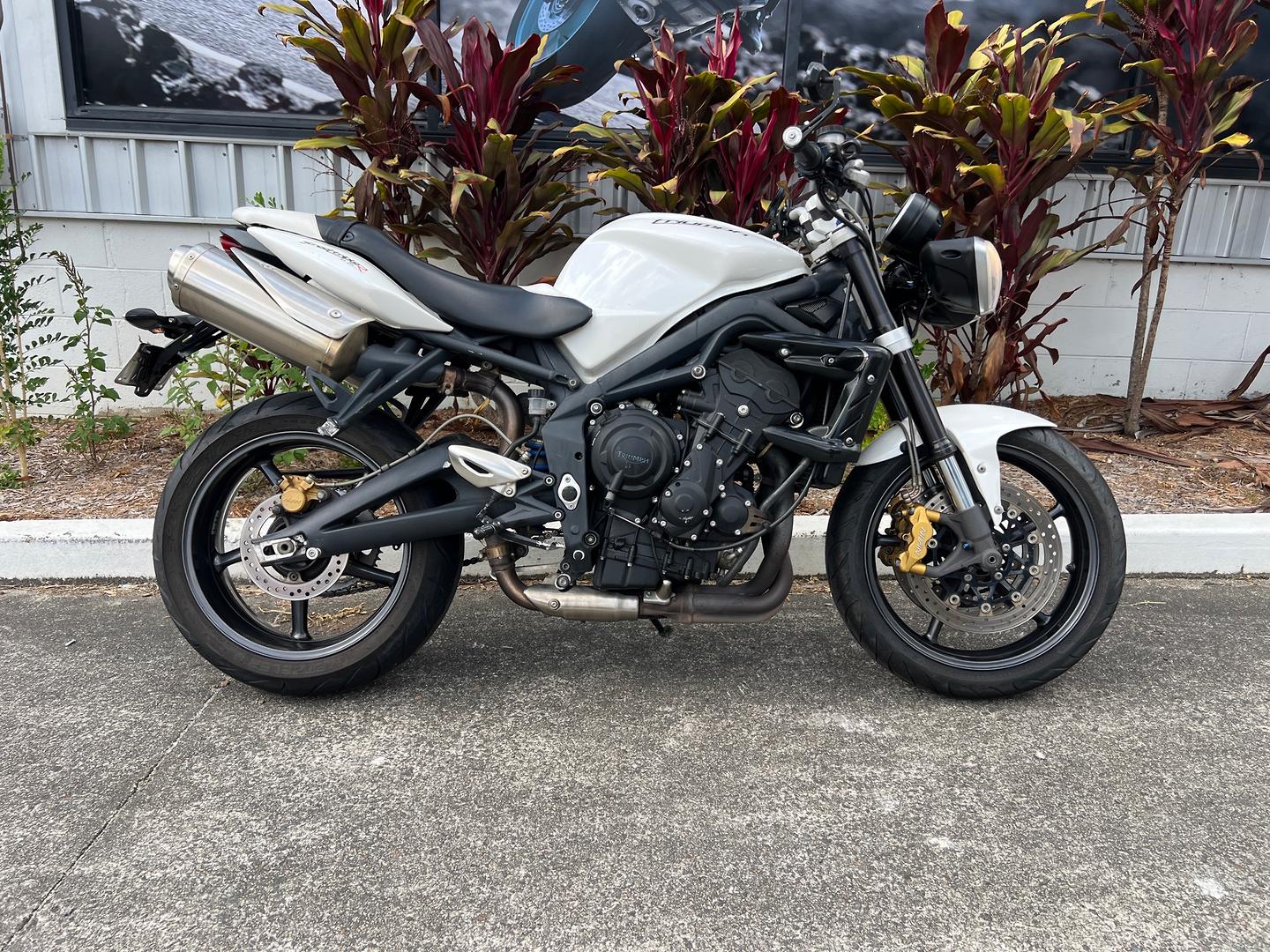 2012 TRIUMPH STREET TRIPLE R ROAD