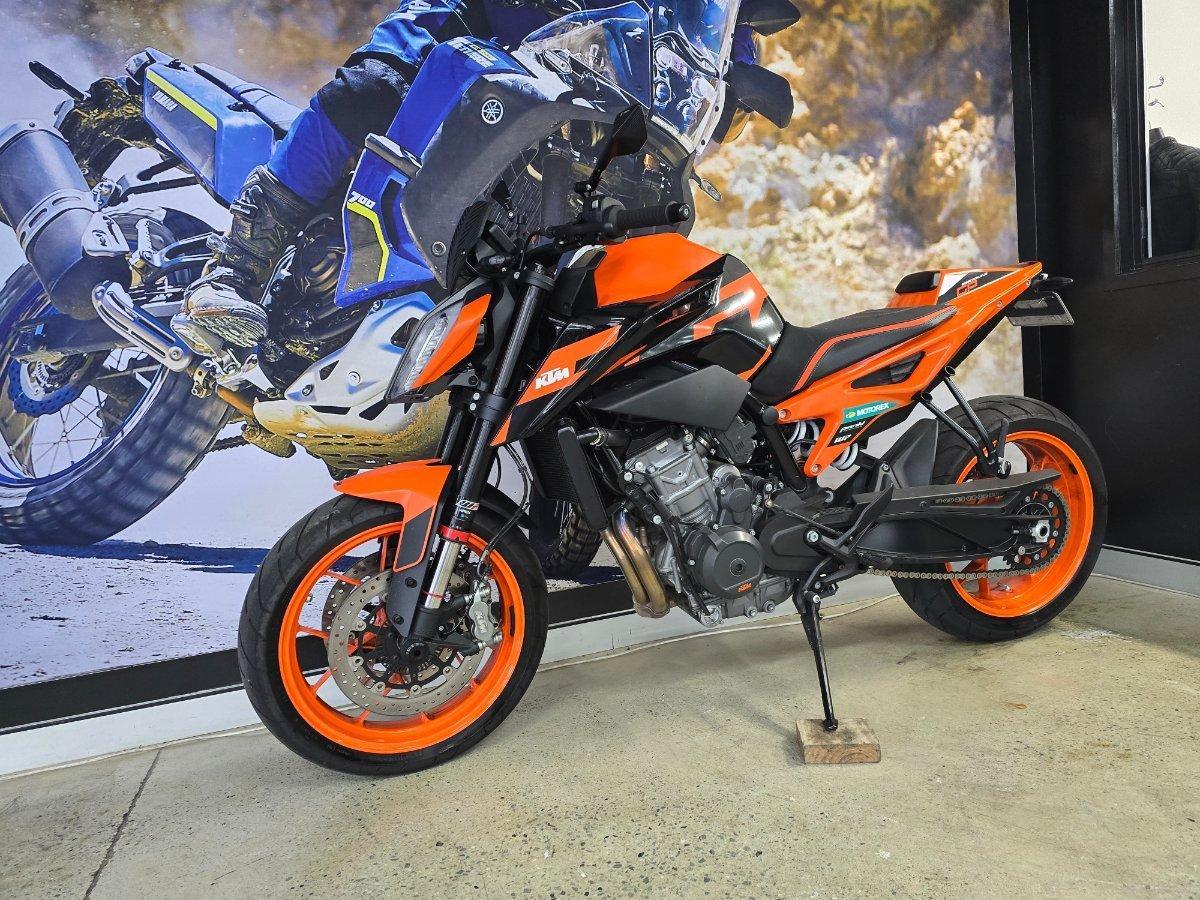 2023 KTM 890 DUKE GP ROAD