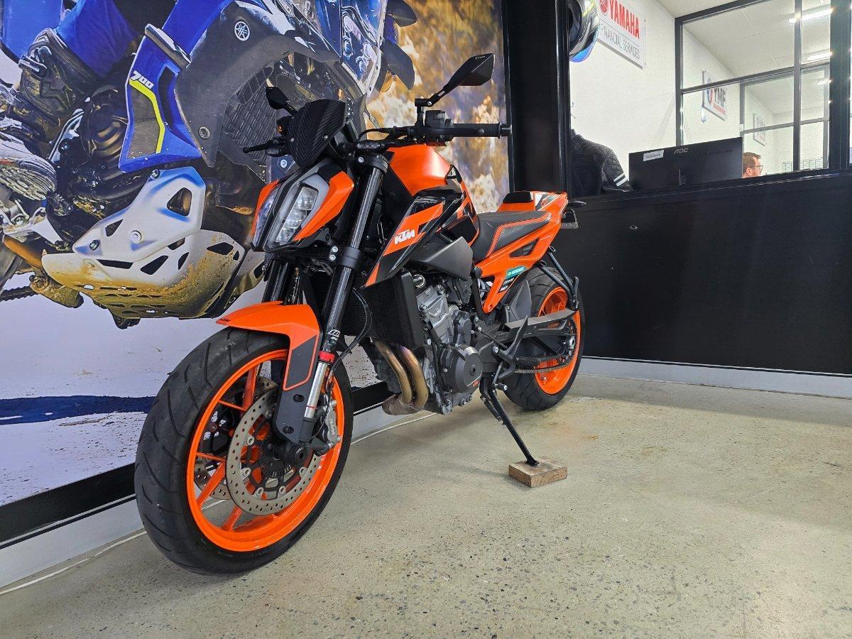 2023 KTM 890 DUKE GP ROAD