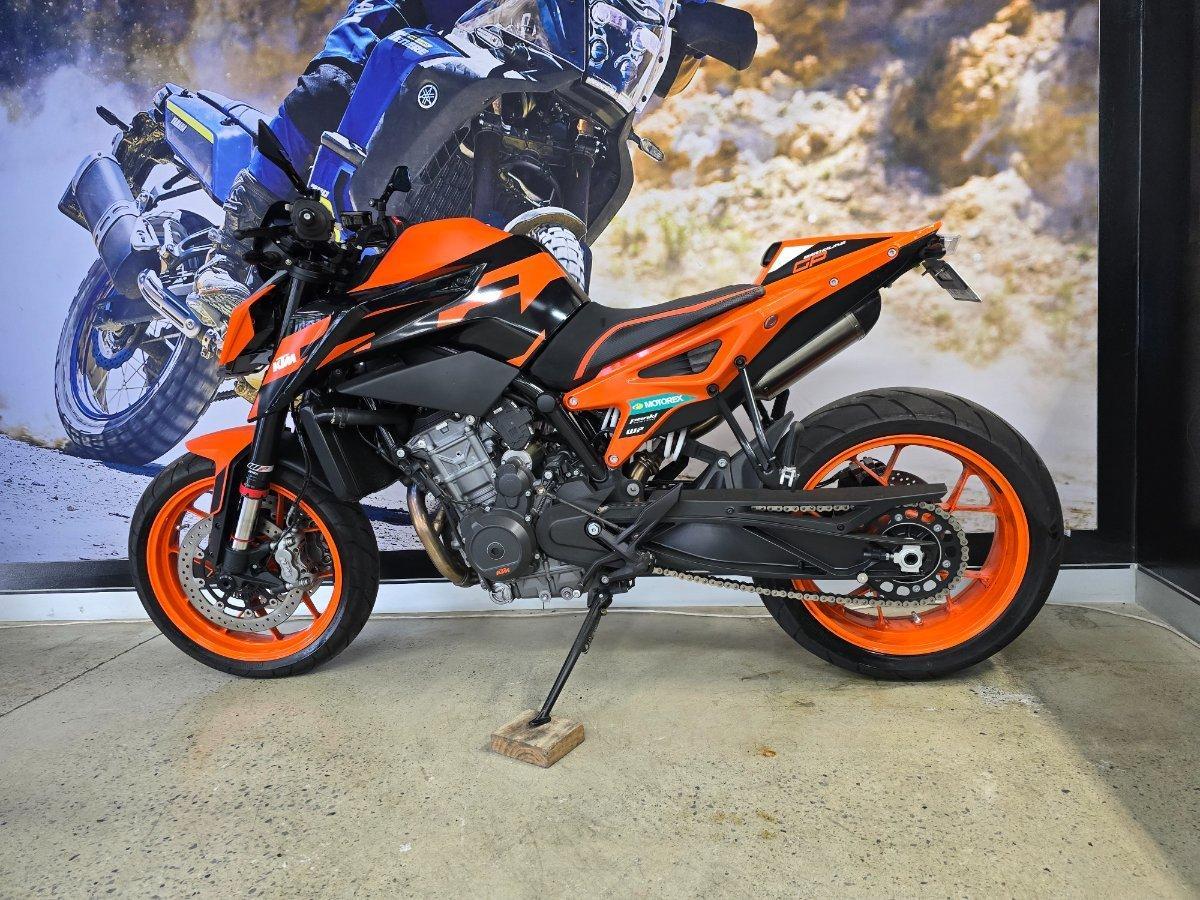2023 KTM 890 DUKE GP ROAD