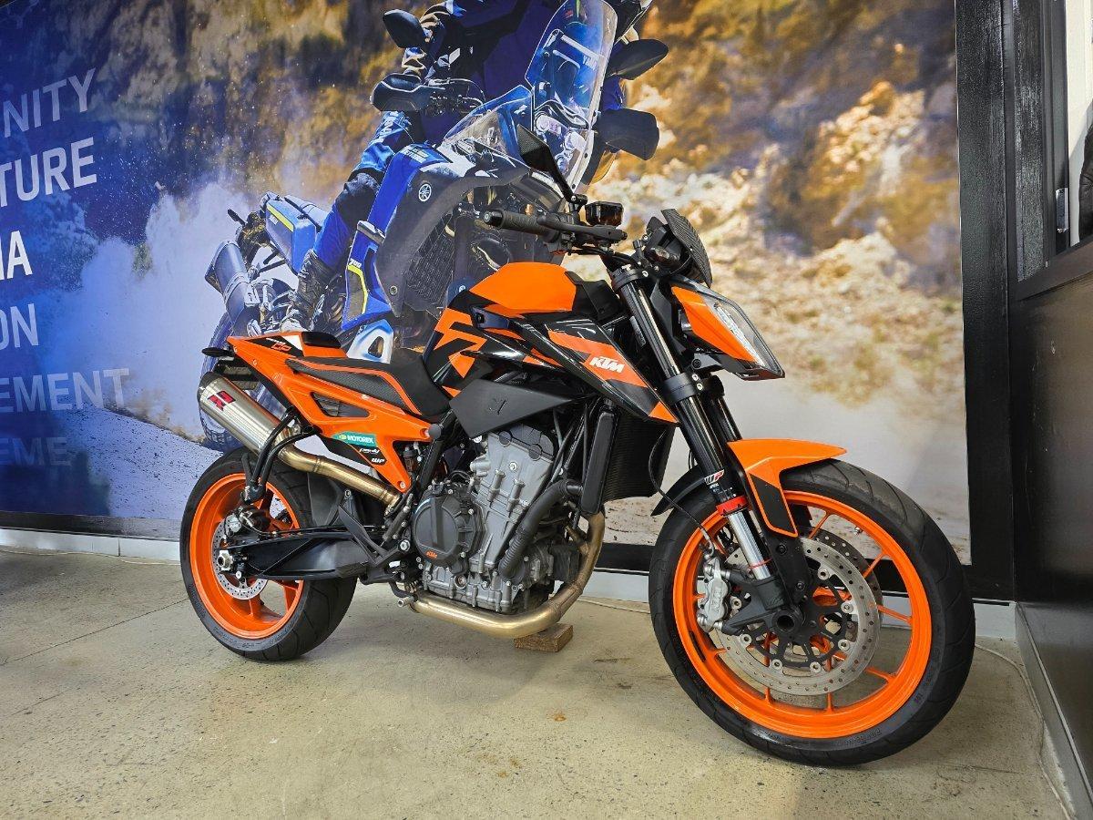 2023 KTM 890 DUKE GP ROAD